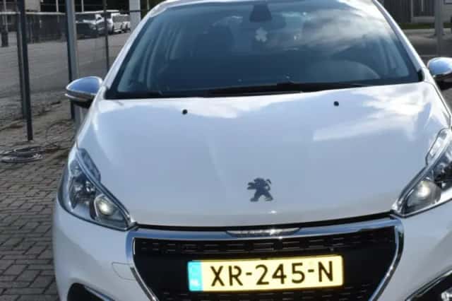 Peugeot 208 (2019) thumbnail 1