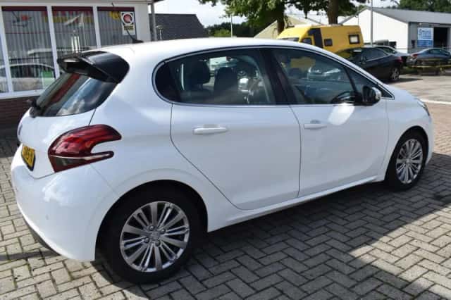 Peugeot 208 (2019) thumbnail 5