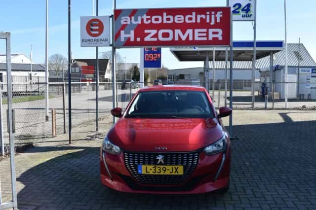 Peugeot 208 (2021) thumbnail 3