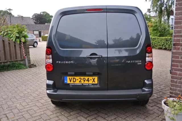 Peugeot Partner (2013) thumbnail 4