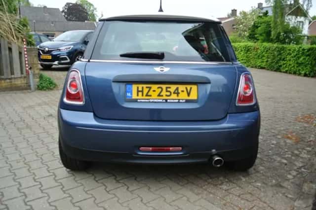 MINI One (2010) thumbnail 4