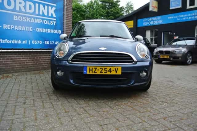MINI One (2010) thumbnail 6
