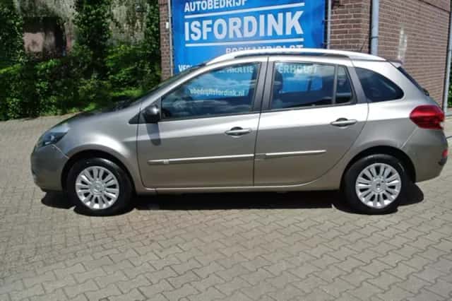 Renault Clio (2012) thumbnail 2