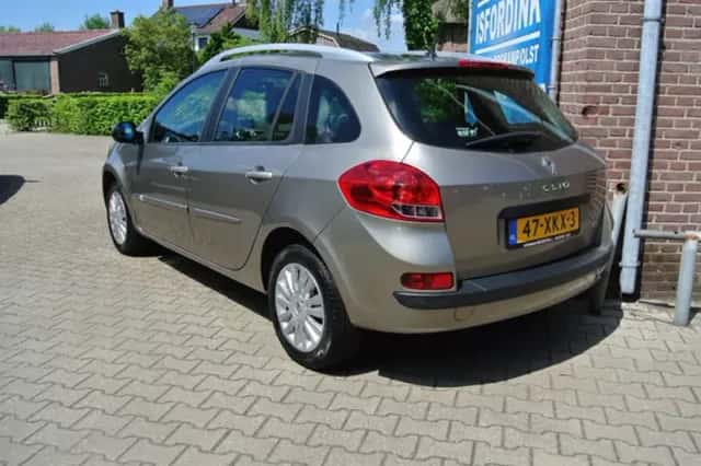 Renault Clio (2012) thumbnail 3