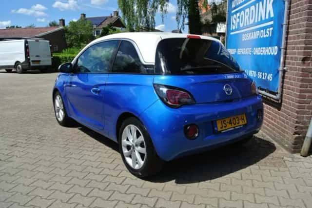 Opel Adam (2016) thumbnail 3