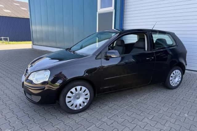 Volkswagen Polo (2008) thumbnail 2