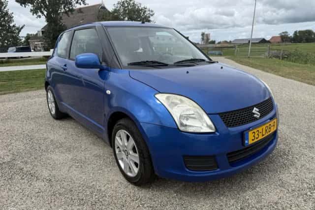 Suzuki Swift (2008) thumbnail 5