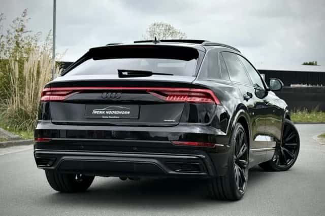 Audi Q8 (2021) thumbnail 2