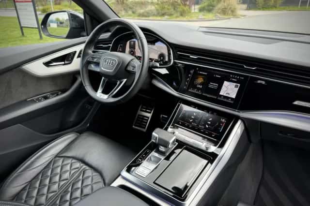 Audi Q8 (2021) thumbnail 3