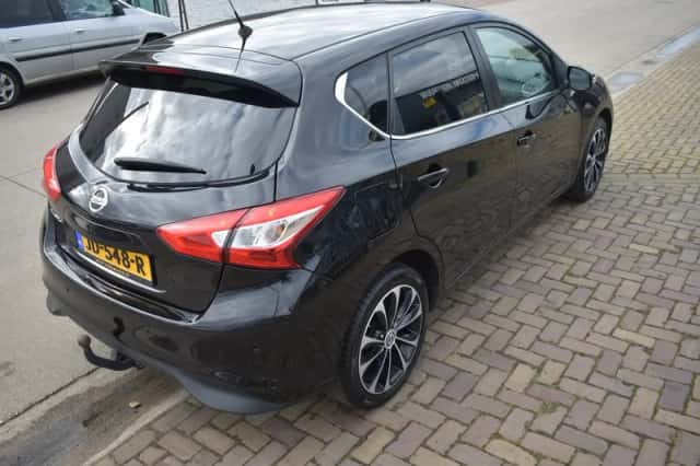 Nissan Pulsar (2016) thumbnail 4