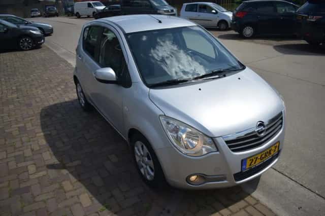 Opel Agila (2008) thumbnail 3