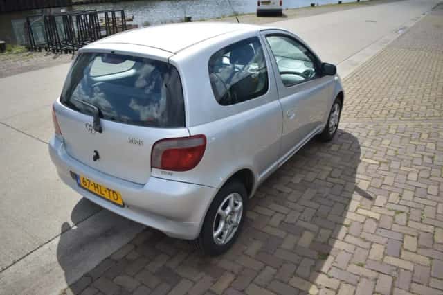Toyota Yaris (2001) thumbnail 4