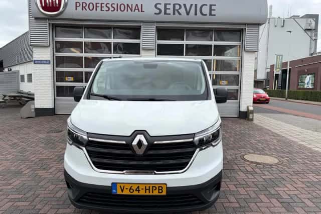 Renault Trafic (2023) thumbnail 1