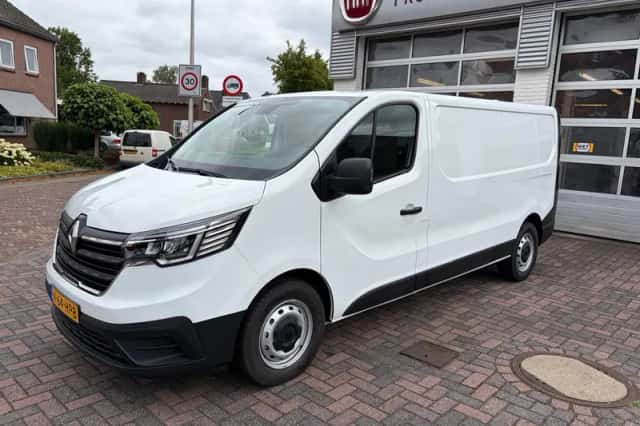 Renault Trafic (2023) thumbnail 2
