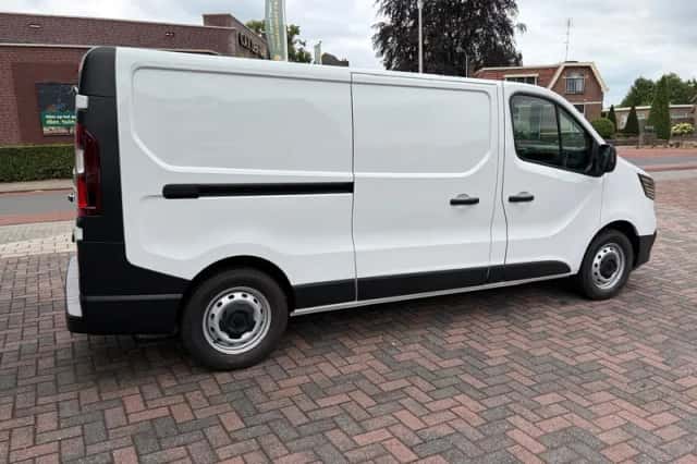 Renault Trafic (2023) thumbnail 5