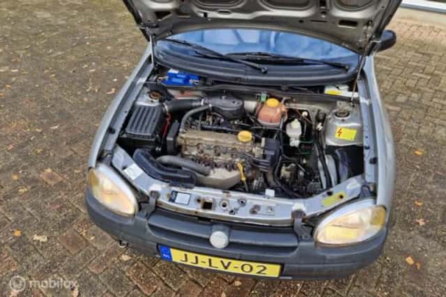 Opel Corsa (1994) thumbnail 3