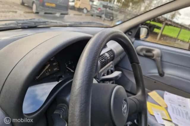 Opel Corsa (1994) thumbnail 4
