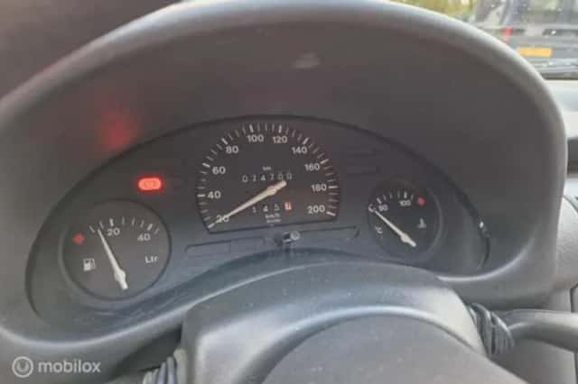 Opel Corsa (1994) thumbnail 6
