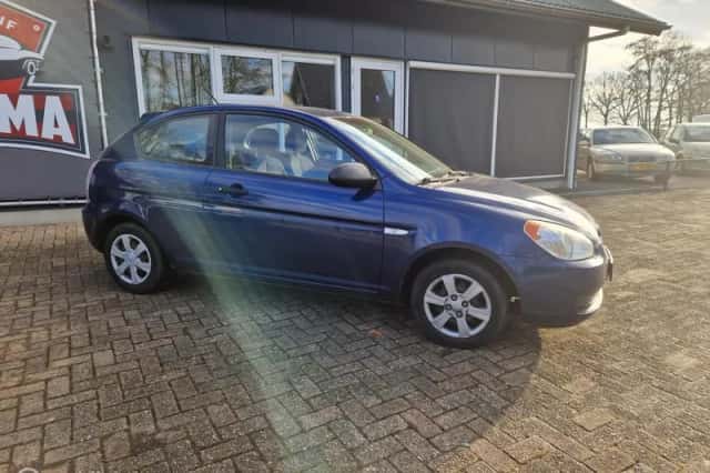 Hyundai Accent (2007) thumbnail 2