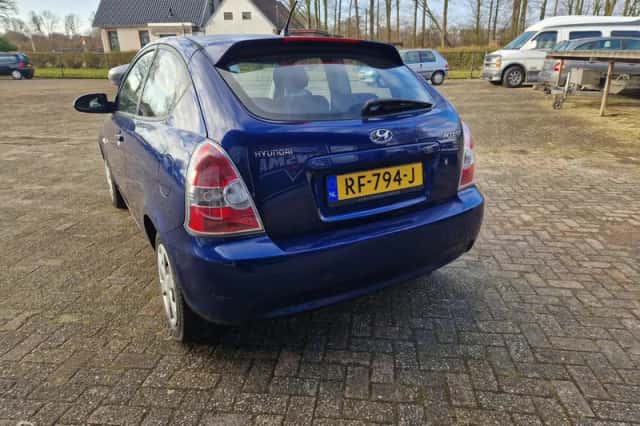 Hyundai Accent (2007) thumbnail 4