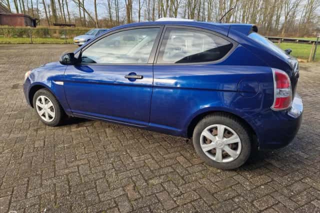 Hyundai Accent (2007) thumbnail 5