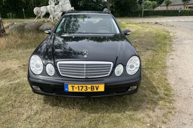 Mercedes-Benz E-Klasse (2004) thumbnail 2