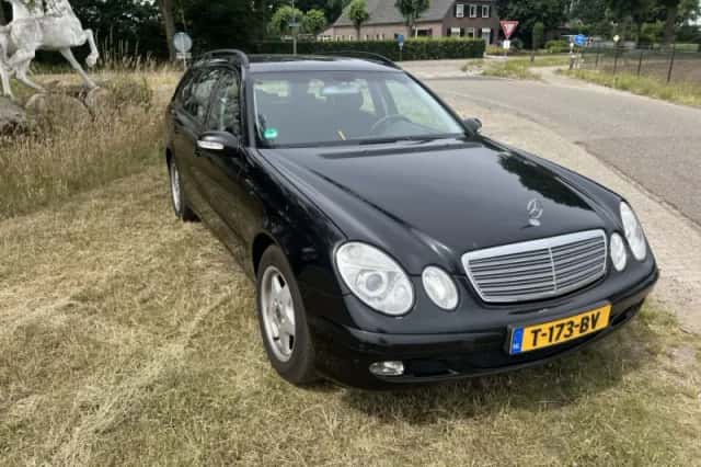 Mercedes-Benz E-Klasse (2004) thumbnail 3