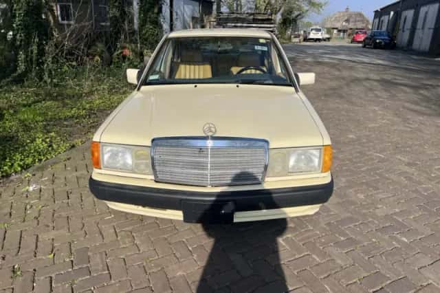 Mercedes-Benz 190-Serie (1991) thumbnail 2