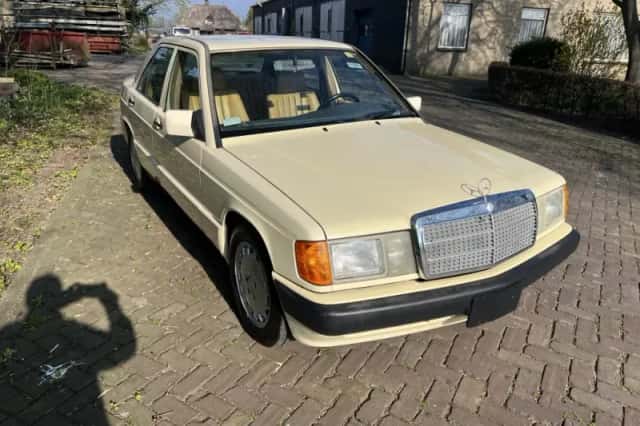 Mercedes-Benz 190-Serie (1991) thumbnail 3