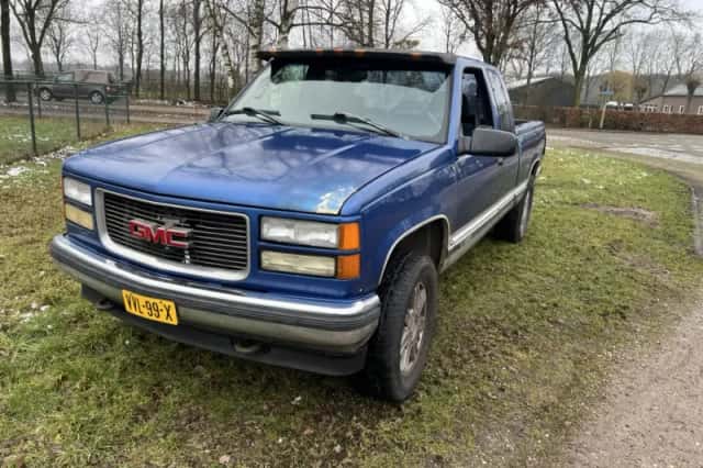GMC Sierra (1997) thumbnail 1