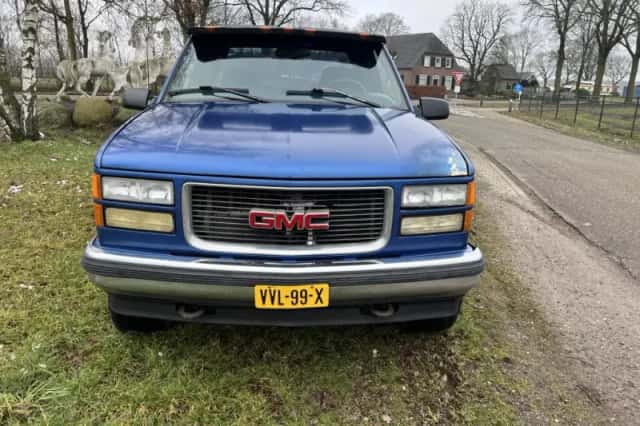 GMC Sierra (1997) thumbnail 2