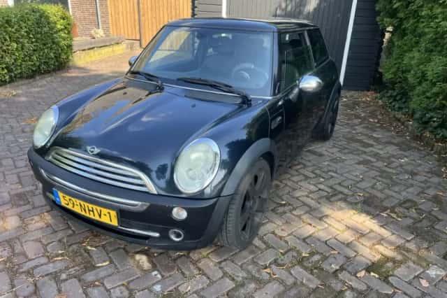 MINI Cooper (2006) thumbnail 1