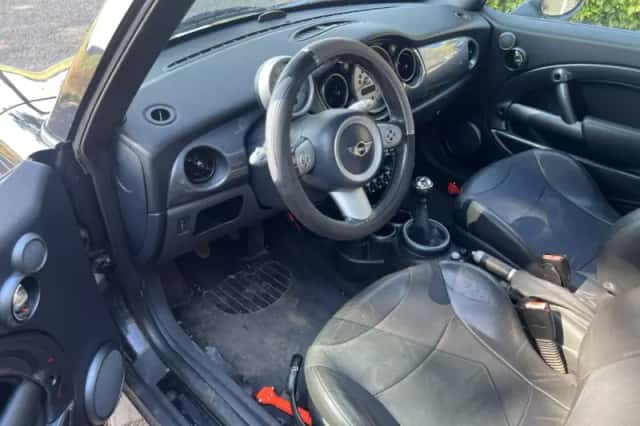 MINI Cooper (2006) thumbnail 5