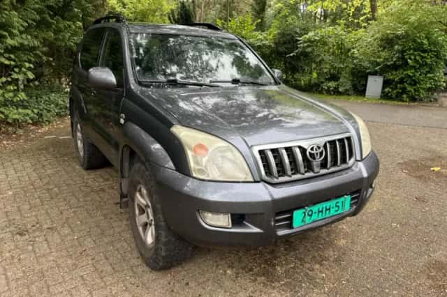 Toyota Land Cruiser (2005) thumbnail 3