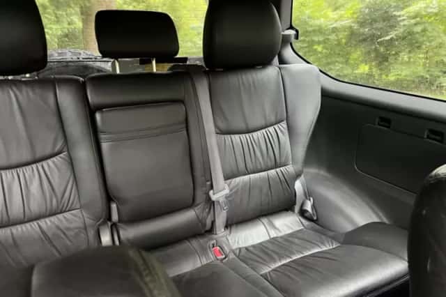 Toyota Land Cruiser (2005) thumbnail 5