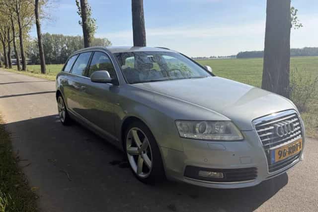 Audi A6 (2011) thumbnail 2
