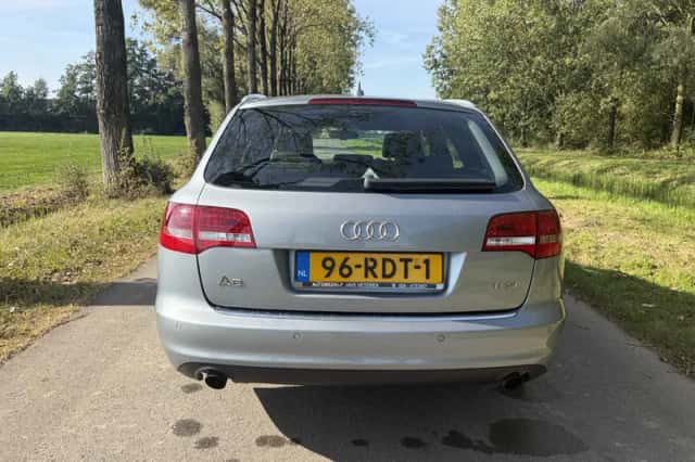 Audi A6 (2011) thumbnail 6