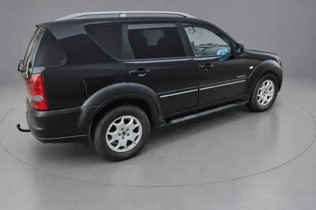 SsangYong Rexton (2007) thumbnail 5