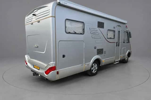 Hymer B 614 (2007) thumbnail 3