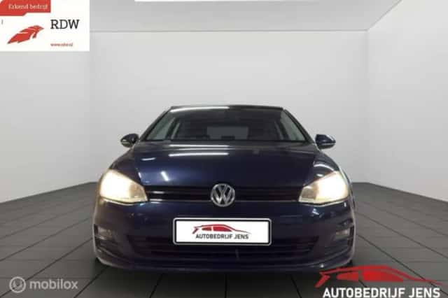 Volkswagen Golf (2013) thumbnail 2
