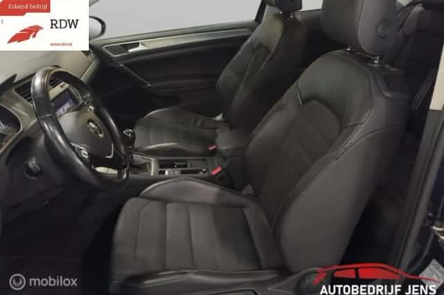 Volkswagen Golf (2013) thumbnail 3