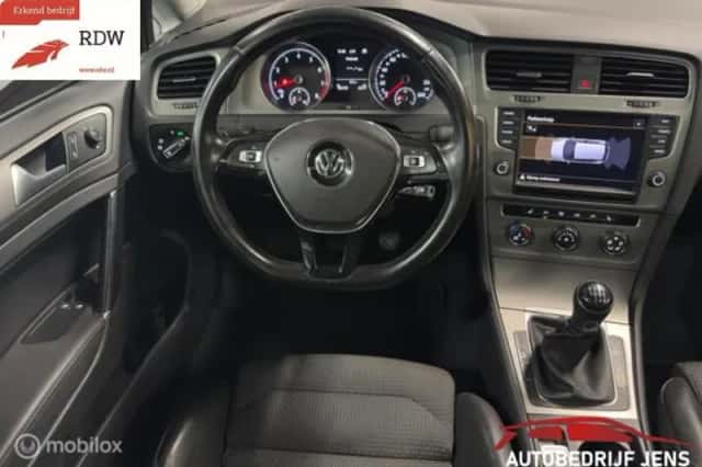 Volkswagen Golf (2013) thumbnail 4