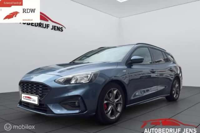 Ford Focus (2021) thumbnail 1