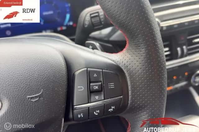 Ford Focus (2021) thumbnail 6