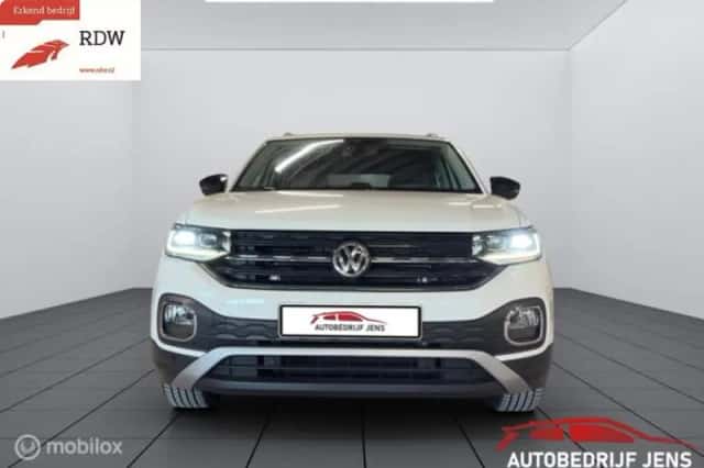 Volkswagen T-Cross (2019) thumbnail 2