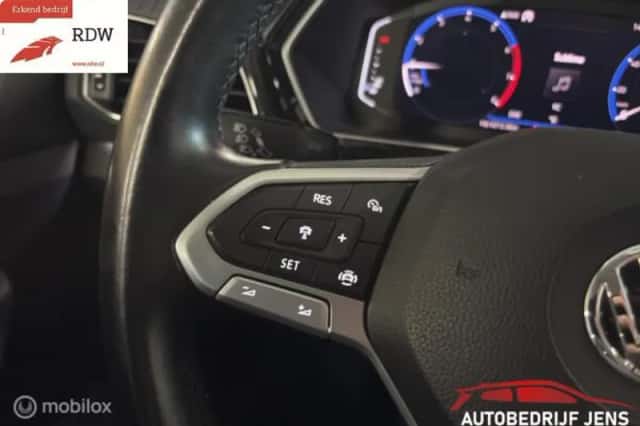 Volkswagen T-Cross (2019) thumbnail 6