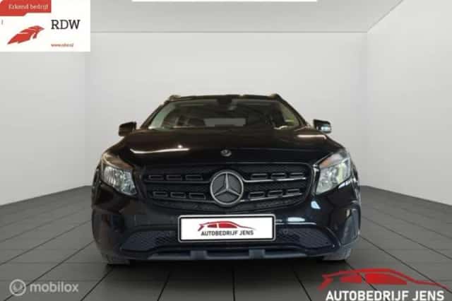 Mercedes-Benz GLA-Klasse (2019) thumbnail 2