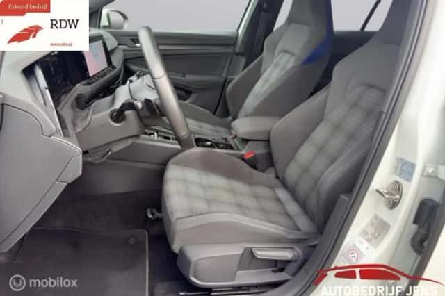 Volkswagen Golf (2021) thumbnail 4
