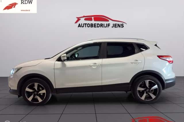 Nissan Qashqai (2017) thumbnail 3