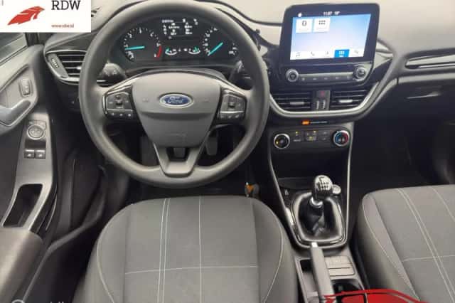 Ford Fiesta (2017) thumbnail 5